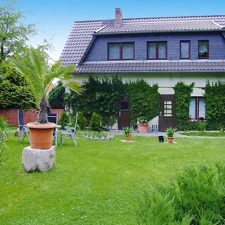 Nahe Schloss Altduebern & Spreewald, Cleaning Included Altdobern